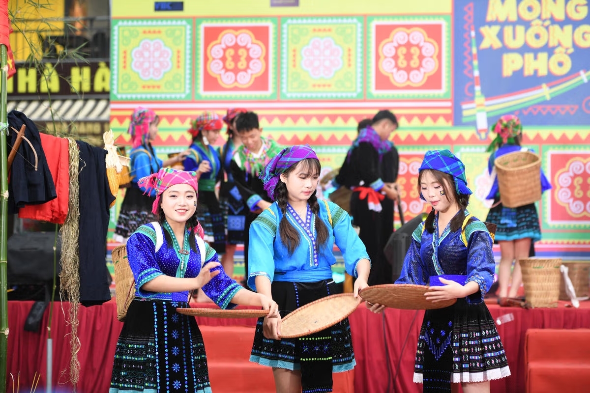 Tiết mục dự thi của sinh viên dân tộc Mông tỉnh Lai Châu. Ảnh: Phạm Sỹ