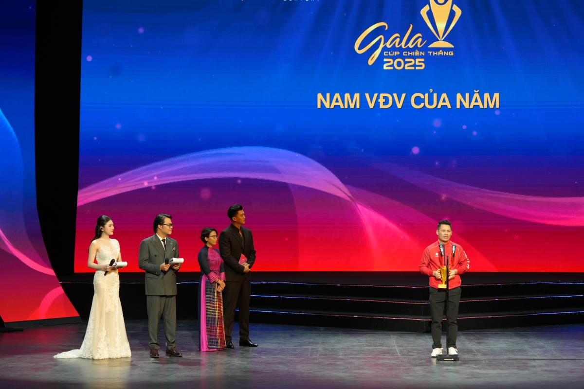 Xạ thủ Hà Minh Thành được tôn vinh ở hạng mục Nam VĐV của năm (ảnh: BTC)