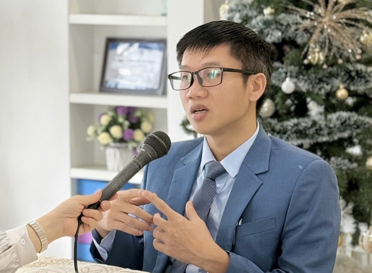 Ông Đặng Hùng, Giám đốc Học viện Yoga Việt Nam, thành viên sáng lập Hiệp hội Yoga Trị liệu Châu Á – Thái Bình Dương. Ảnh PV