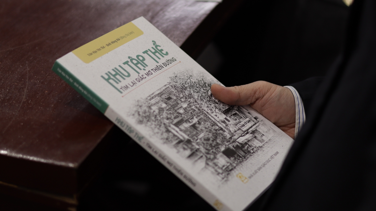 Cuốn sách được tạo nên từ nhiều "mảnh ghép" và được khéo léo sắp đặt tạo nên một "bức tranh" tổng thể về khu tập thể