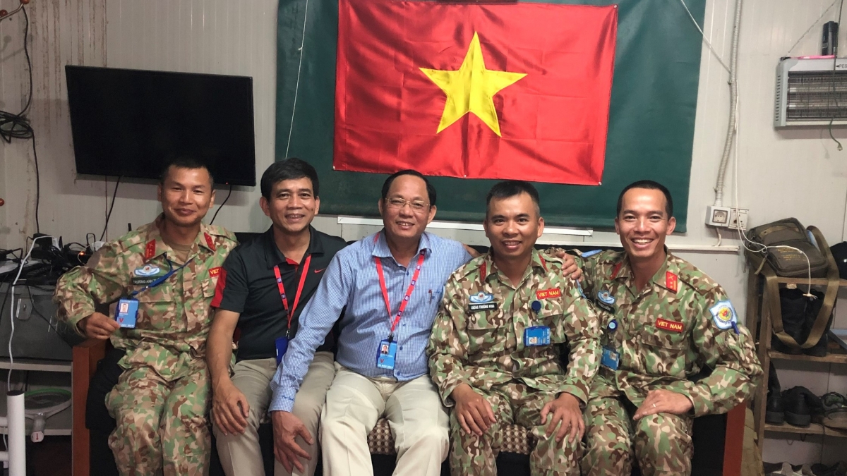 Nụ cười những chiến sĩ "3 Không". Ảnh: NVCC