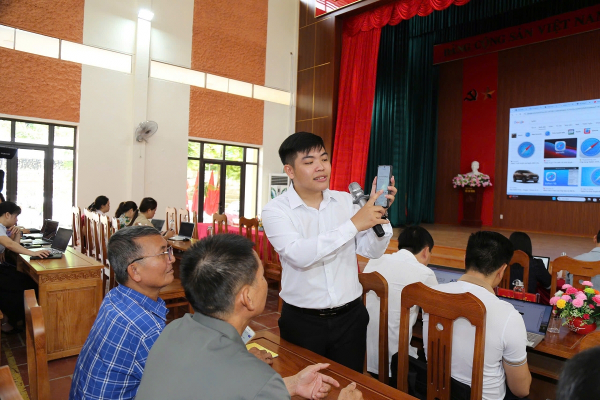 Khải lựa chọn con đường vì mình còn trẻ và là đảng viên trẻ (Ảnh: NVCC)