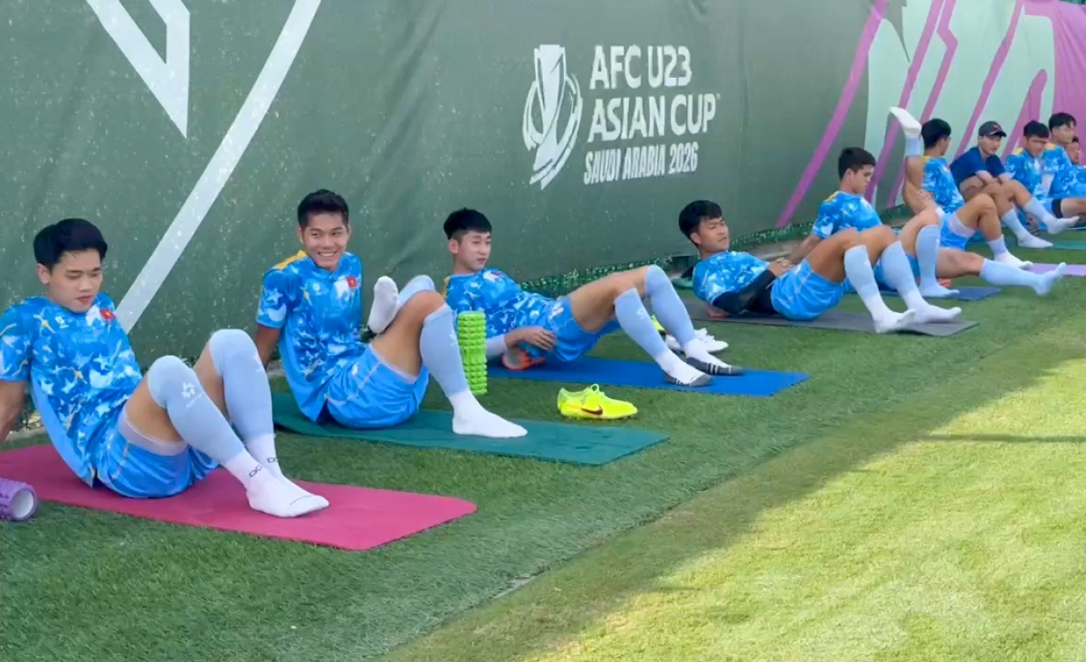 U23 Việt Nam trở lại sân tập, hướng tới trận gặp U23 Kyrgyzstan (Ảnh: VFF)
