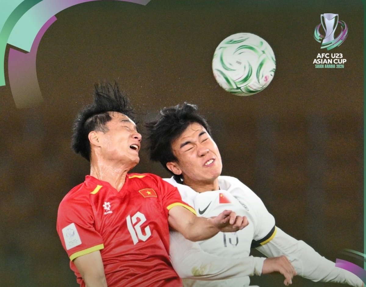 U23 Trung Quốc nhập cuộc tốt hơn và từng bước làm chủ thế trận (Ảnh: AFC)