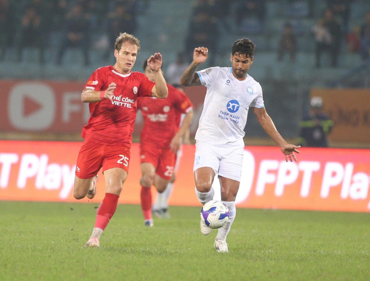 Cả hai đội đều thi đấu vô cùng thận trọng (Ảnh Thể Công Viettel)