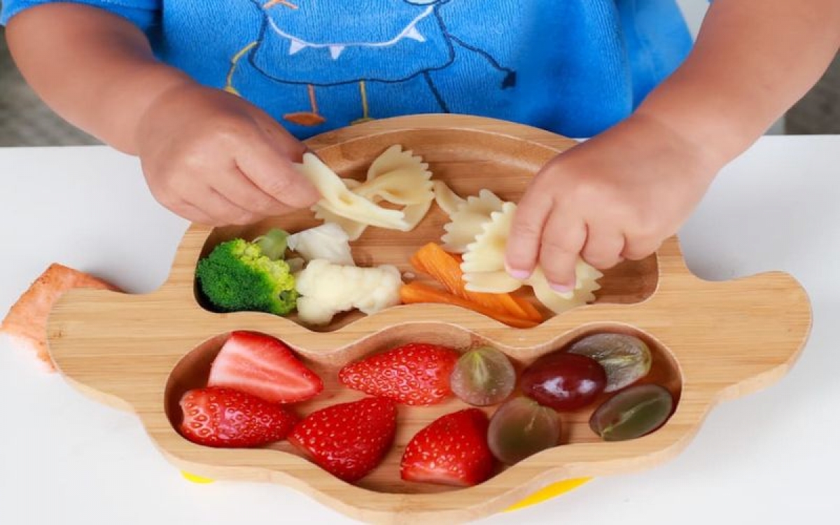 Lựa chọn món ăn dặm an toàn, dễ tiêu giúp bé ăn ngon và khỏe mạnh.( Ảnh Internet)