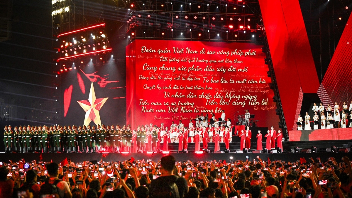 Bản lĩnh, trí tuệ Việt Nam không chỉ là câu chuyện tầm vĩ mô, mà bắt đầu từ chính trách nhiệm của mỗi công dân. Ảnh: nhandan.vn