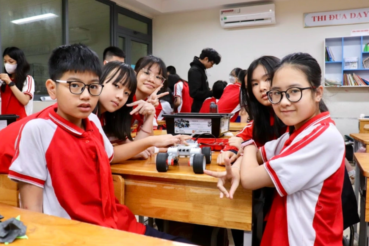 (Ảnh: Trường THPT Hà Nội - Amsterdam)