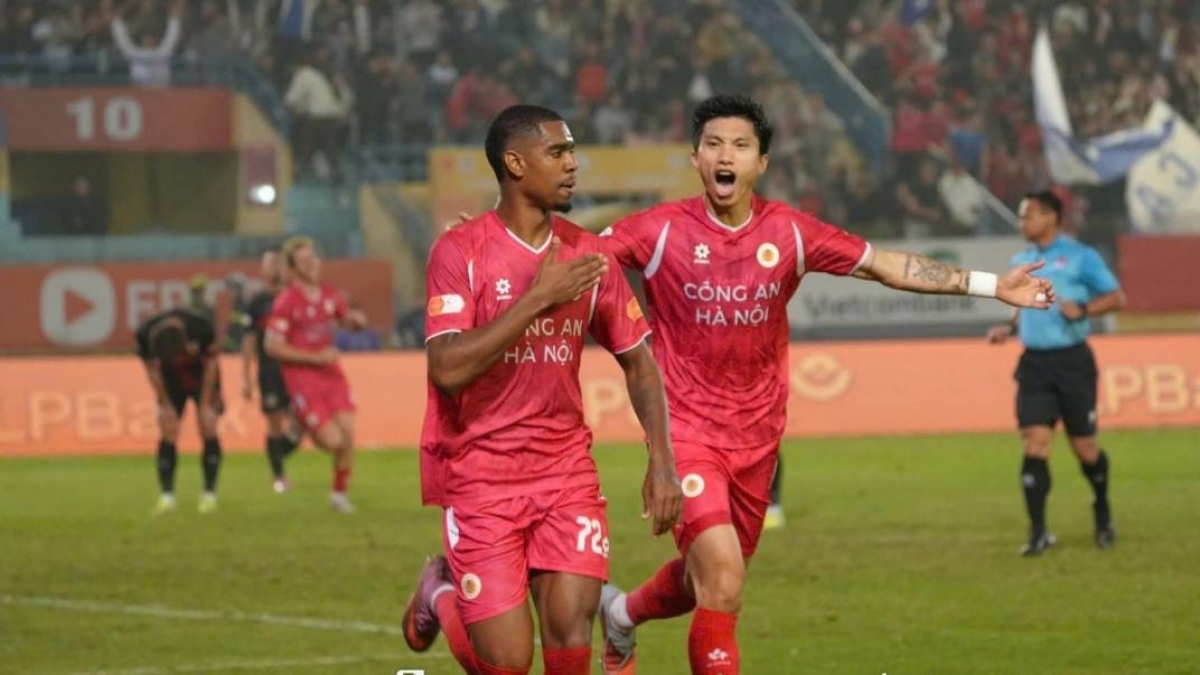 Chiến thắng này giúp CLB Công an Hà Nội chiếm ngôi đầu bảng (Ảnh CAHN FC)