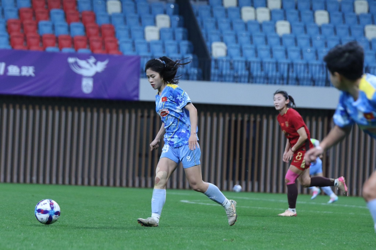 Thanh Nhã và các đồng đội thử sức với đương kim vô địch châu Á
(Ảnh: VFF)