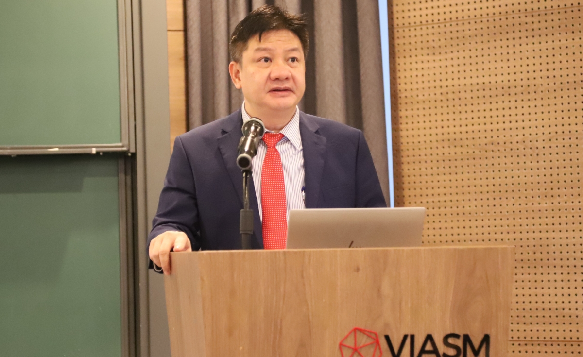 Thiếu tướng Hồ Văn Hương, Phó trưởng ban Cơ yếu Chính phủ phát biểu tại chương trình.
(Ảnh VIASM)