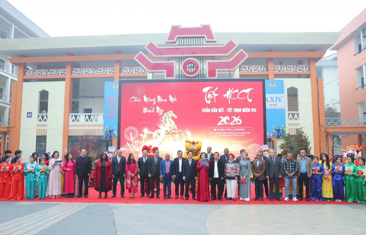 Đại diện của nhiều cơ quan ngoại giao, đại sứ quán tham gia Chương trình "Xuân gắn kết – Tết trọn niềm vui 2026” 