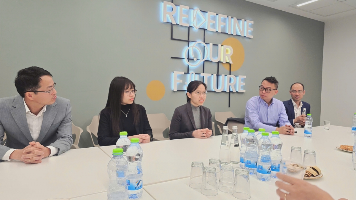 Đoàn công tác của ĐHQGHN gặp gỡ sinh viên Việt Nam đang học tập, nghiên cứu tại Technion
(Ảnh VNU)