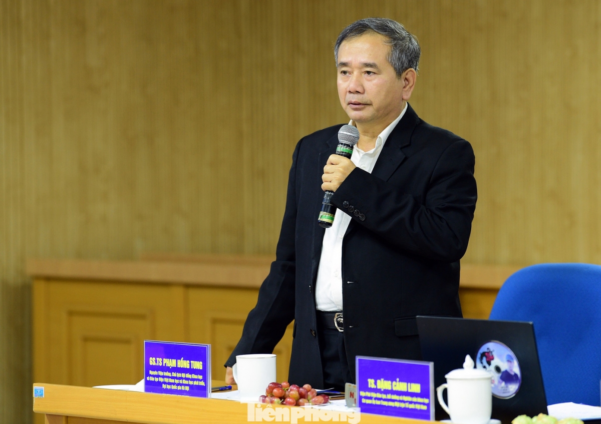 "Giá trị xuyên suốt trong các cuộc bầu cử ở Việt Nam chính là tinh thần yêu nước và ý thức trách nhiệm của công dân đối với đất nước" - GS Phạm Hồng Tung (Ảnh: Internet)