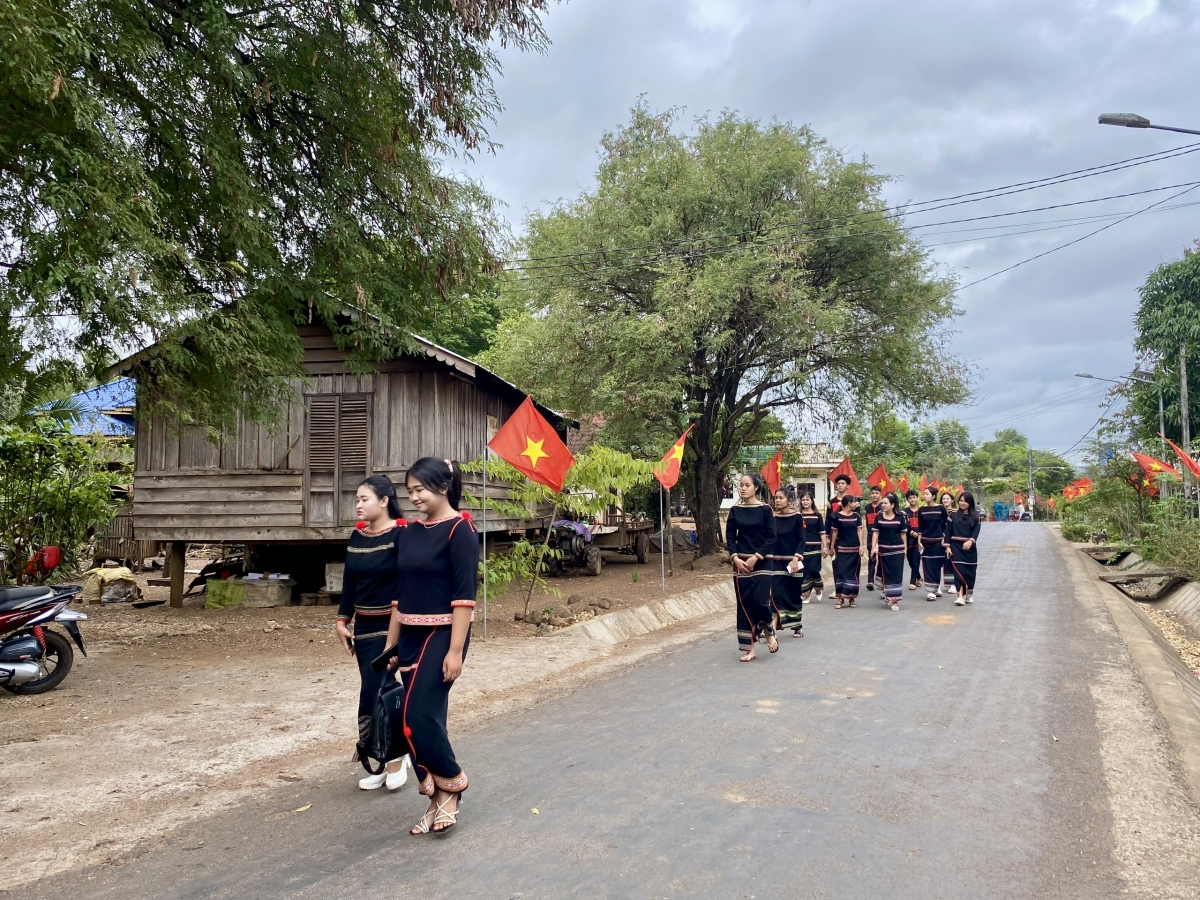 Những bước chân hướng về ngày hội bầu cử