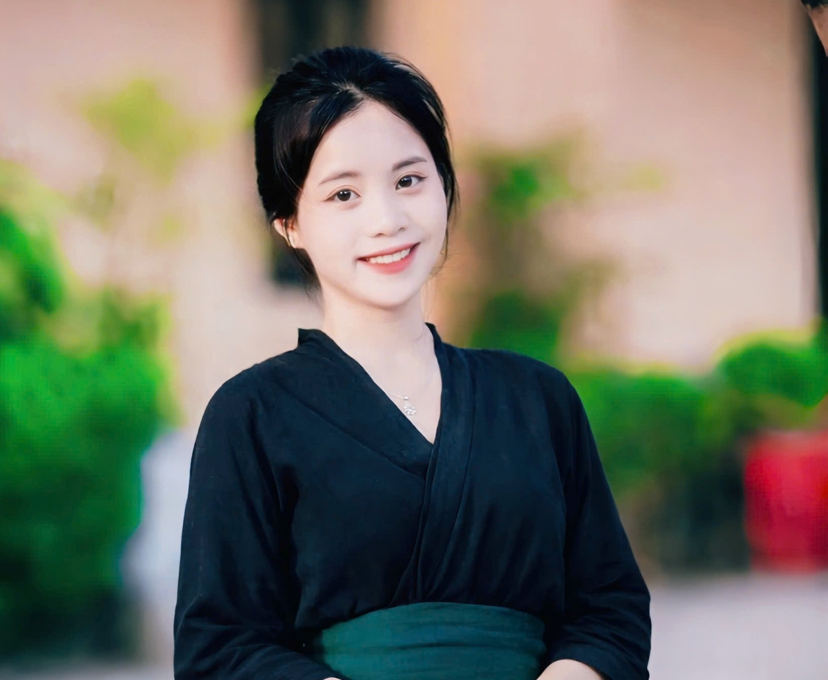 Cô giáo Lo Thị Bảo Vy (sinh năm 2002), giáo viên Trường Tiểu học Quỳnh Lập A, là người dân tộc Ơ Đu đầu tiên tham gia ứng cử đại biểu Quốc hội. Ảnh: NVCC