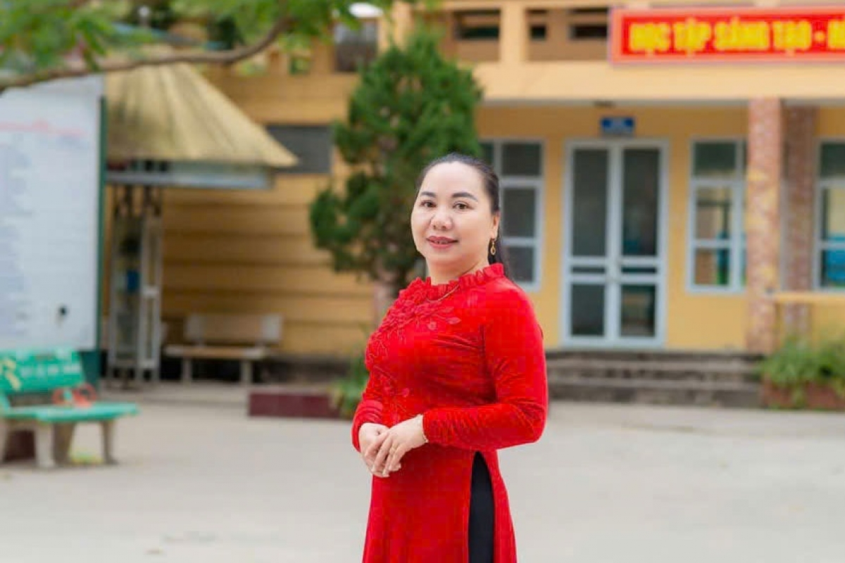 Cô Hoàng Thị Lan - Hiệu trưởng Trường Tiểu học Vinh Quang. Ảnh: NVCC