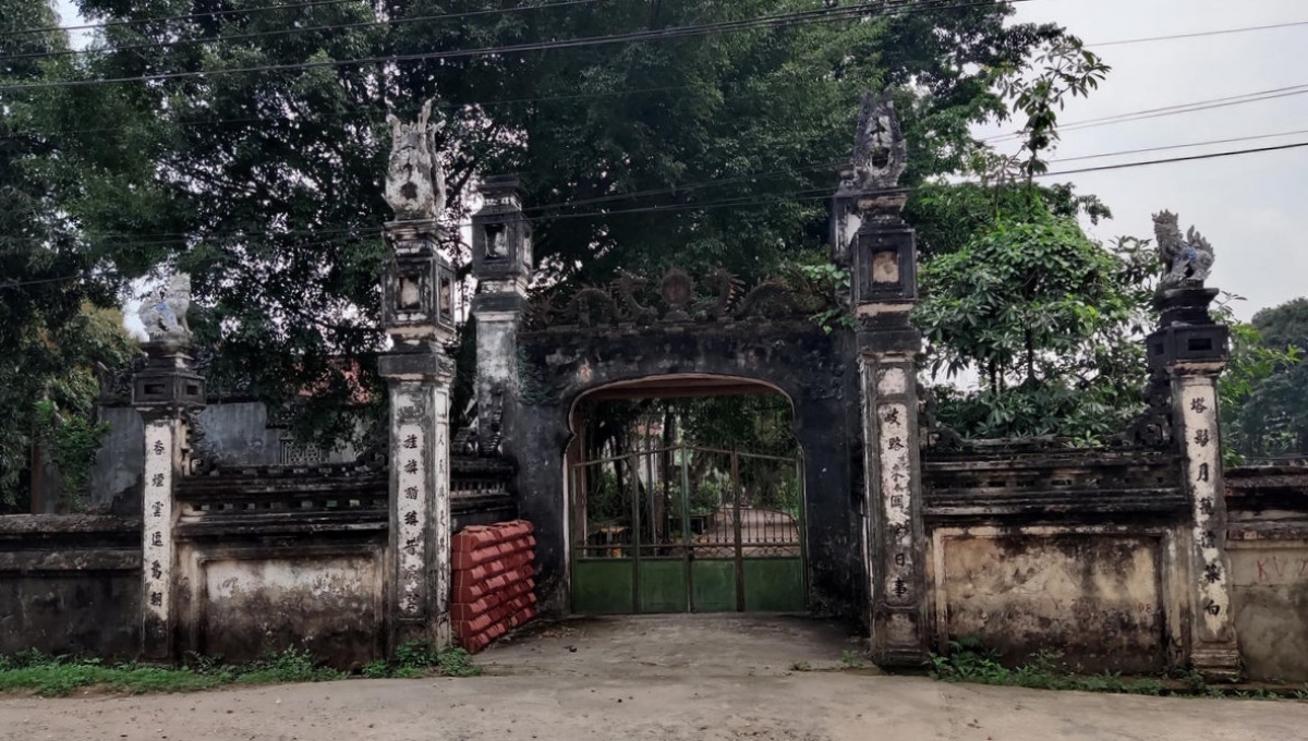 Cổng đền thờ Thầy giáo Đỗ Khắc Chung tại thôn Quan Tử, xã Sơn Đông, Phú Thọ. Ảnh: daidoanket.vn