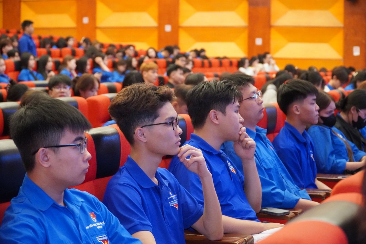 Tuổi trẻ Học viện Thanh thiếu niên Việt Nam tham gia các hoạt động tháng 3. Ảnh: Học viện TTNVN