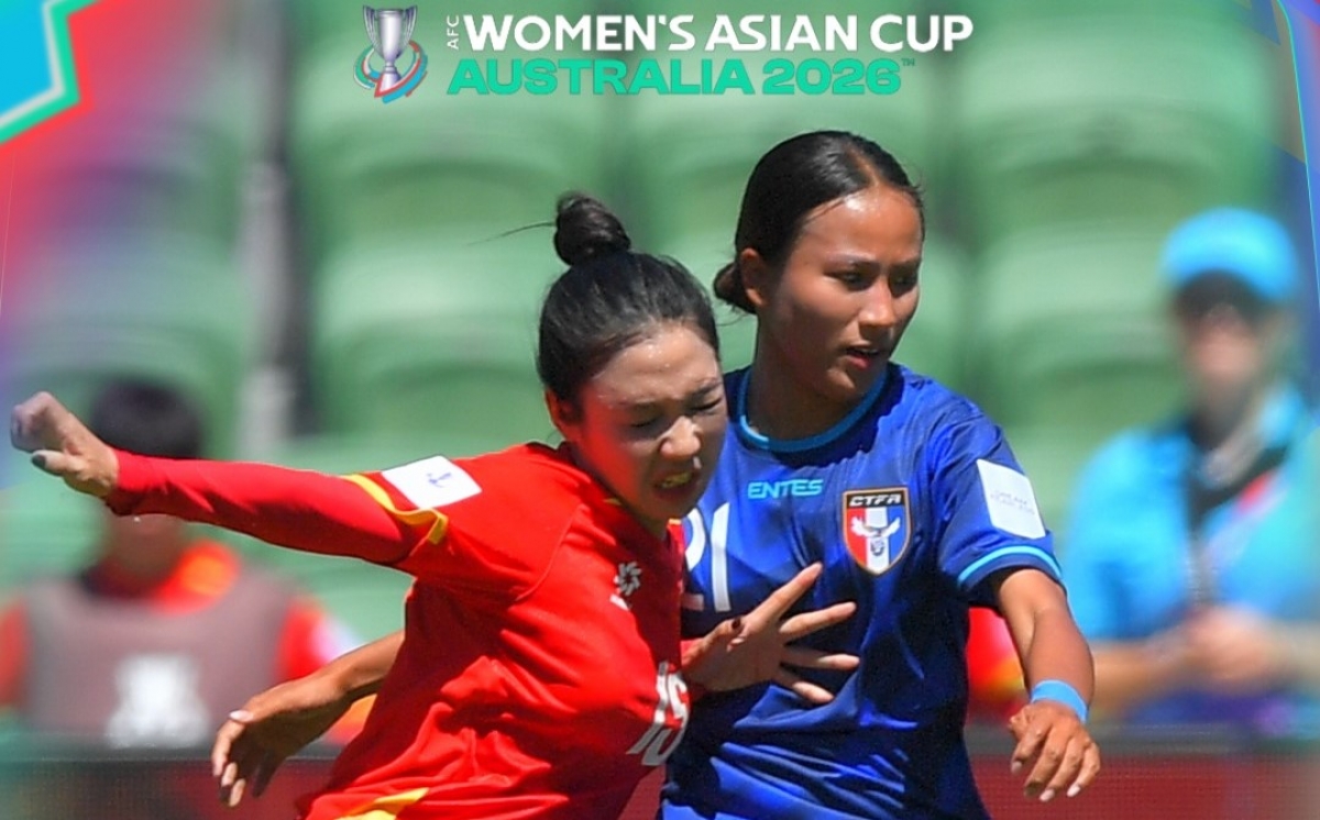 Cầu thủ đôi bên nhanh chóng xuống sức dưới nắng nóng (Ảnh: AFC)