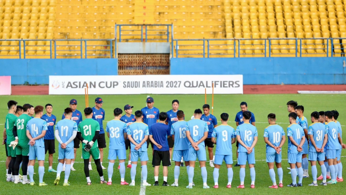 Thầy trò HLV Kim Sang Sik sẽ tiếp đội tuyển Malaysia vào ngày 31/03 (Ảnh: VFF)