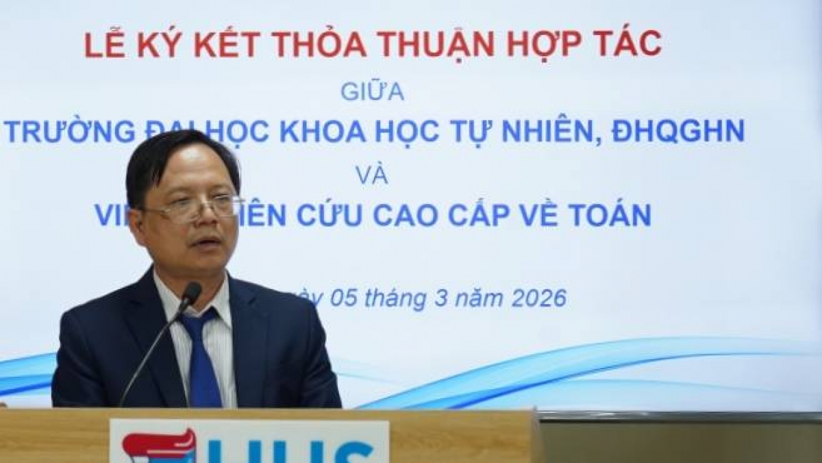 GS.TSKH Vũ Hoàng Linh (Ảnh: HUS)