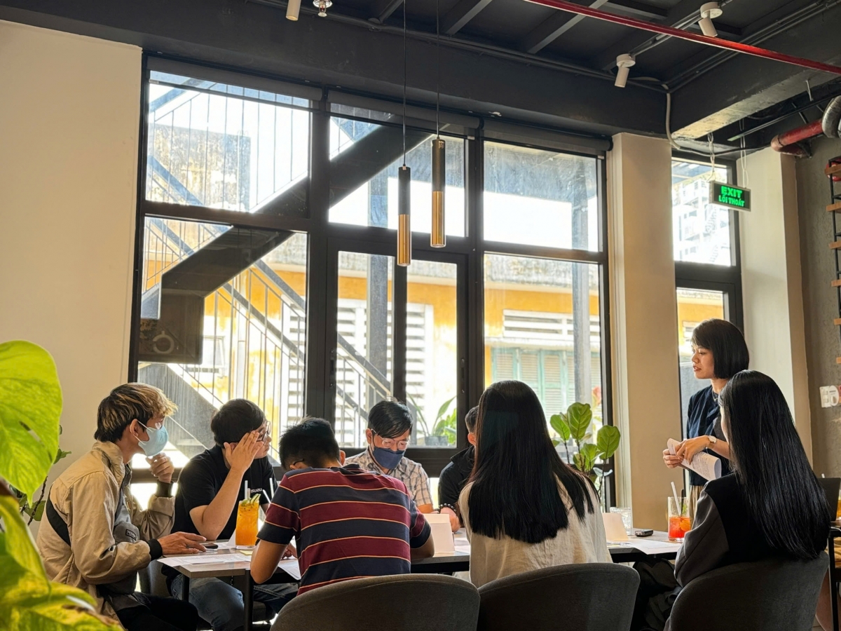 Các hoạt động tham vấn cộng đồng về rào cản tiếp cận dịch vụ y tế trên mạng. (Ảnh: Dự án DHRP)