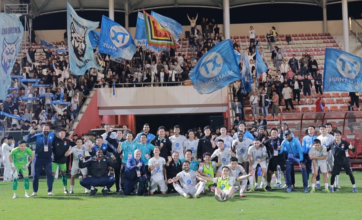 Đoàn quân của HLV Vũ Hồng Việt thắng liền 2 trận song vẫn chưa vội nghĩ đến top 3 (Ảnh: TXNĐ)