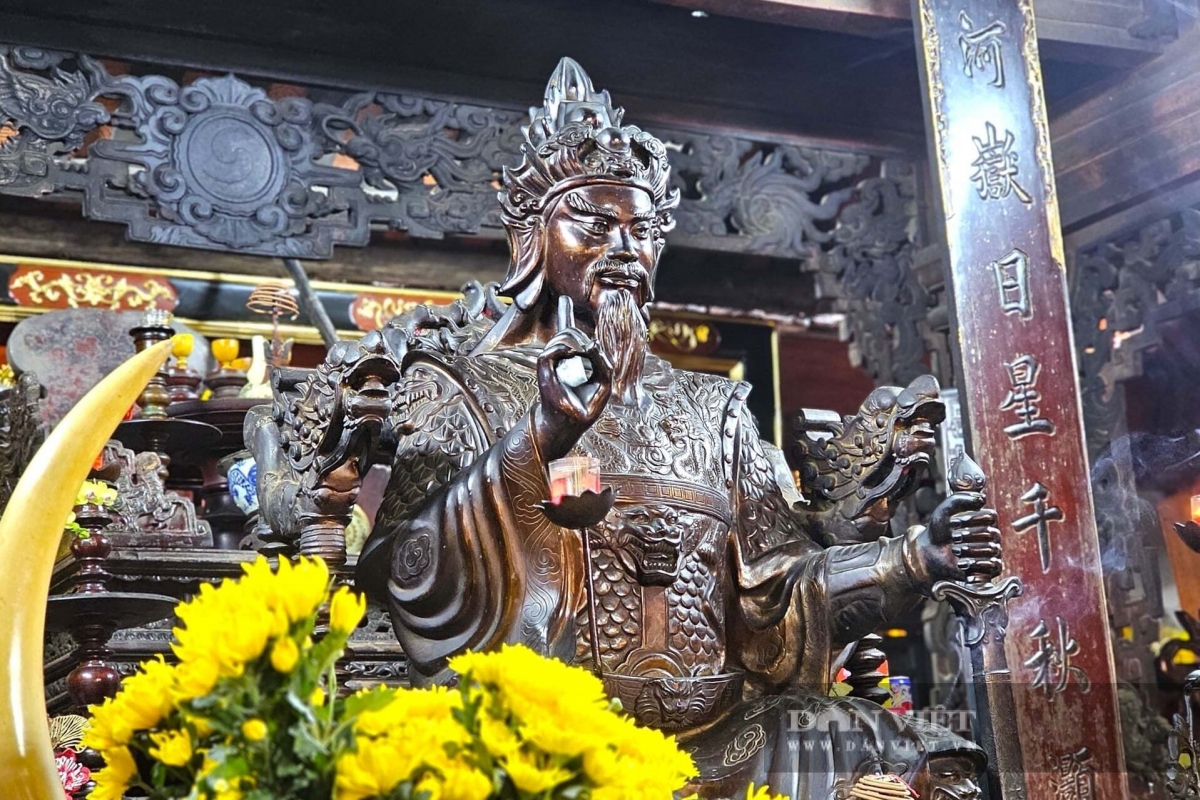 Tượng Thái sư Cương Quốc công Nguyễn Xí tại đền thờ ông ở xã Đông Lộc, Nghệ An. Ảnh; danviet.vn