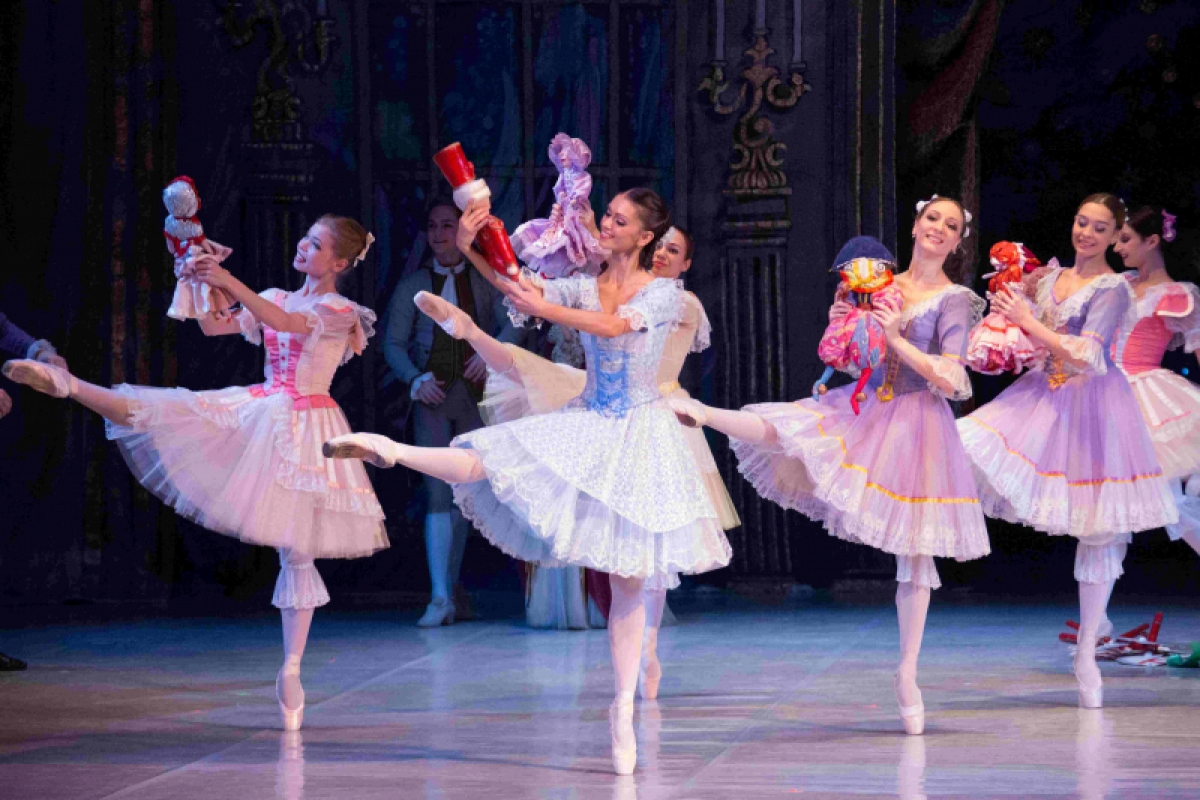 Cảnh trong vở “The Nutcracker” (Kẹp hạt dẻ) (Ảnh web: bvttdl.gov.vn)