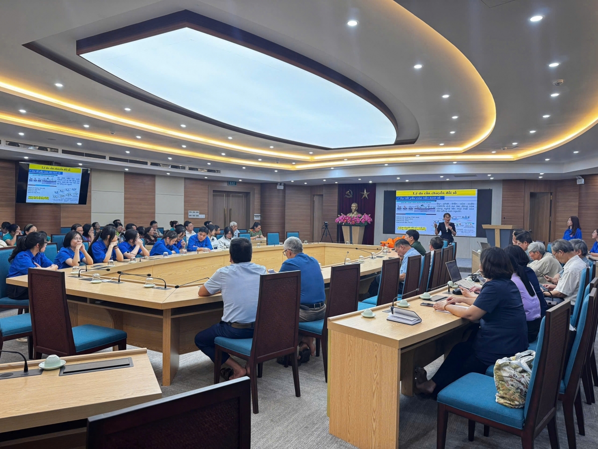 Thành đoàn Hà Nội mở lớp tập huấn giới thiệu về website hoidongbaucu.quochoi.gov.vn. Ảnh:TĐHN