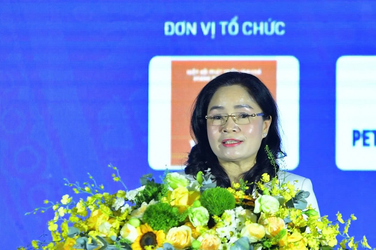 Thứ trưởng Bộ VHTTDL Trịnh Thị Thủy phát biểu tại Diễn đàn quốc gia “Văn hóa với doanh nghiệp” năm 2026. Ảnh: Phạm Sỹ