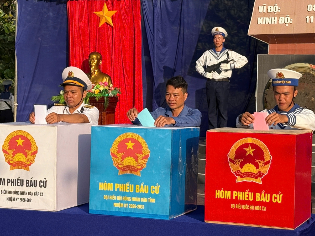 Với quân dân trên đảo Trường Sa, bầu cử là nhiệm vụ thiêng liêng (Ảnh: CTV)
