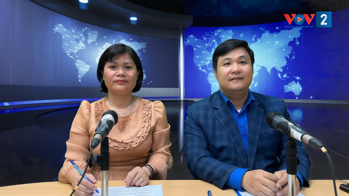 Đồng chí Nguyễn Thái An, Ủy viên Ban Thường vụ Trung ương Đoàn, Phó Trưởng ban Ban Công tác Đoàn, Trung ương Đoàn Thanh niên Cộng sản Hồ Chí Minh (phải) trả lời phỏng vấn tại VOV2.