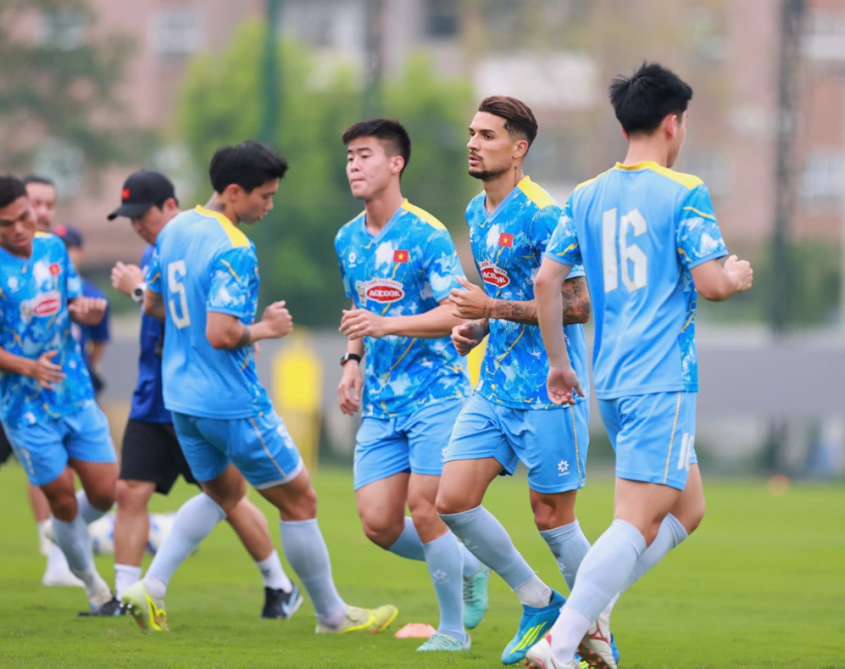 Hoàng Hên sắp tái hợp Xuân Son trên sân Thiên Trường (Ảnh: VFF)