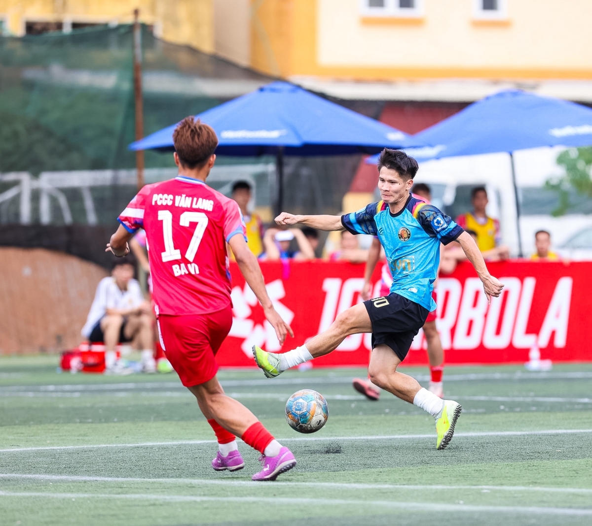 MUVN (xanh) có chiến thắng quan trọng để quyết đấu tấm vé lên HPL ở vòng đấu cuối (Ảnh BTC)