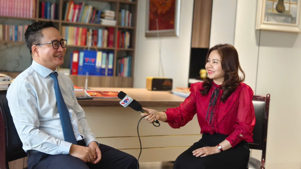 Từ ngày 11-13/4, Quảng Ninh trở thành tâm điểm của những người làm báo phát thanh trong cả nước với sự kiện Liên hoan Phát thanh toàn quốc lần thứ XVII. Kỳ liên hoan năm nay không chỉ là cuộc tranh tài nghiệp vụ, mà còn là lời khẳng định về sức sống mãnh liệt của báo nói trong kỷ nguyên số.