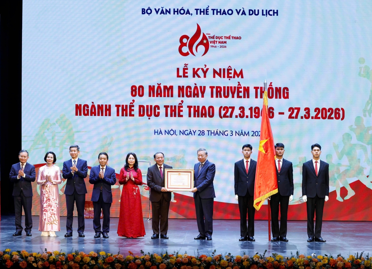 Cục TDTT Việt Nam vinh dự đón nhận Huân chương Lao động hạng Nhất tại Lễ kỷ niệm
(ảnh: Thống Nhất/TTXVN)