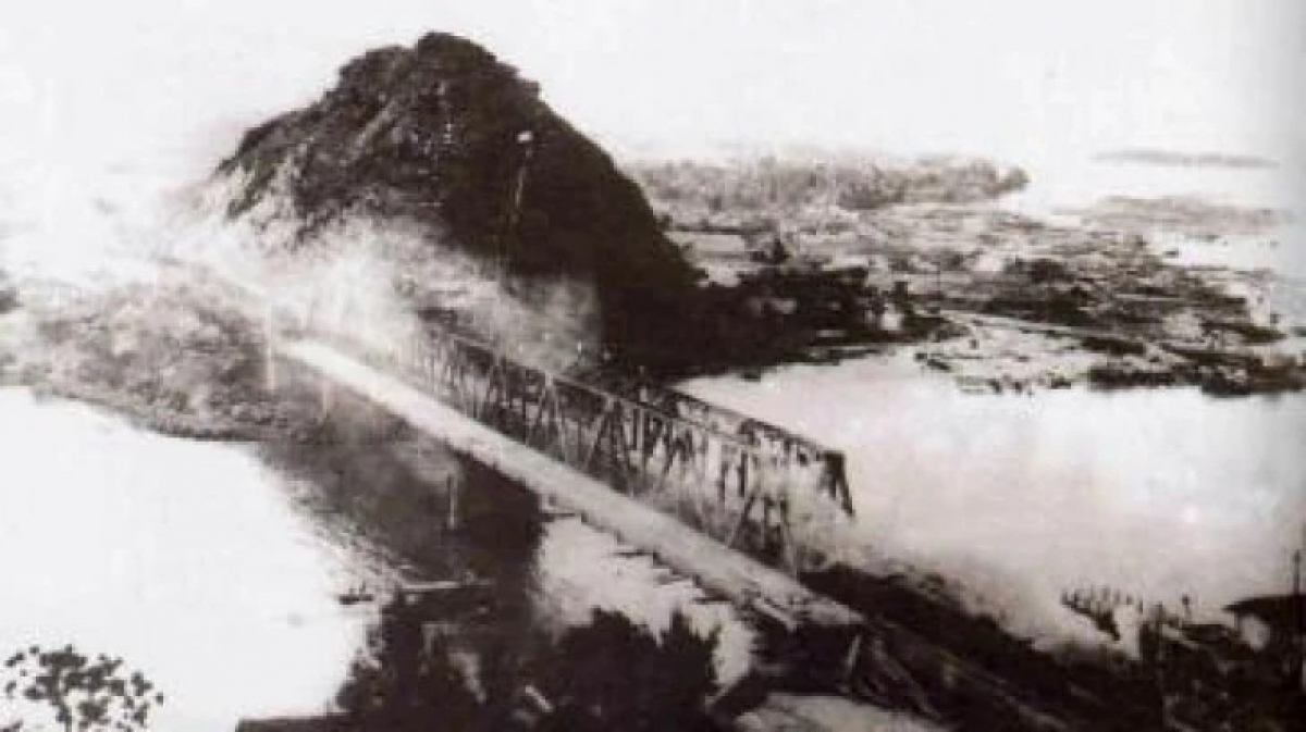 Cầu Hàm Rồng trong cuộc kháng chiến chống Mỹ. Ảnh: baothanhhoa.vn