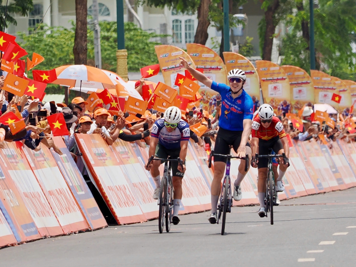 Marchuk Dzianis lần thứ 6 thắng chặng (Ảnh: BTC)