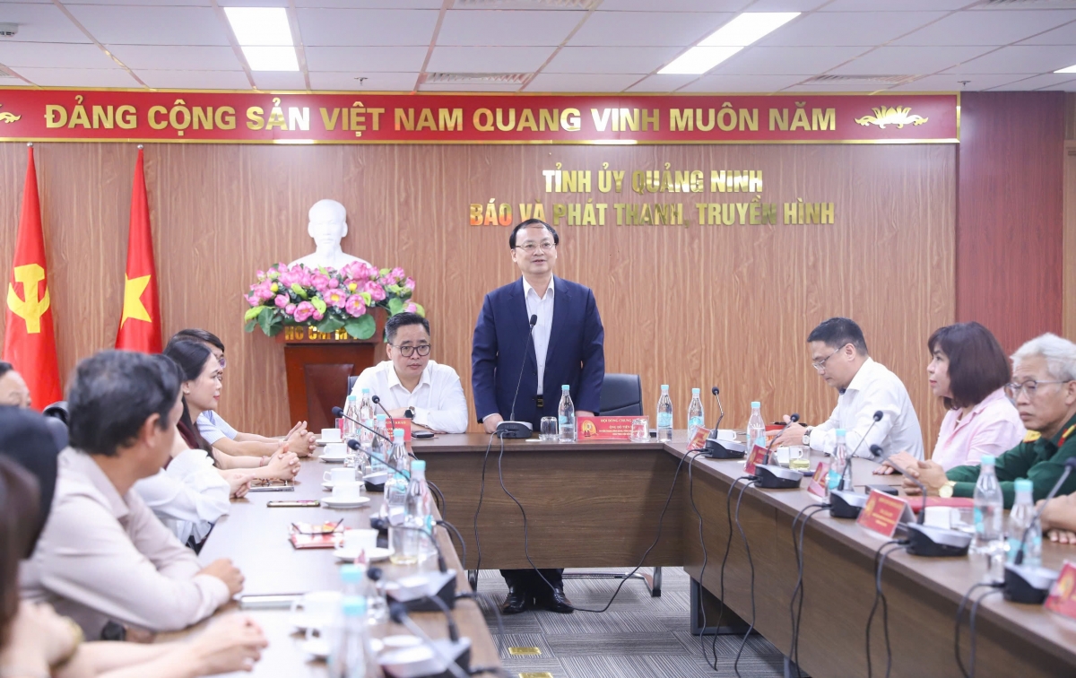 Đồng chí Đỗ Tiến Sỹ, Ủy viên Trung ương Đảng, Tổng Giám đốc Đài Tiếng nói Việt Nam, Phó trưởng Ban Tuyên giáo và Dân vận Trung ương, Trưởng Ban chỉ đạo Liên hoan Phát thanh toàn quốc, phát biểu tại cuộc họp Hội đồng chung khảo.