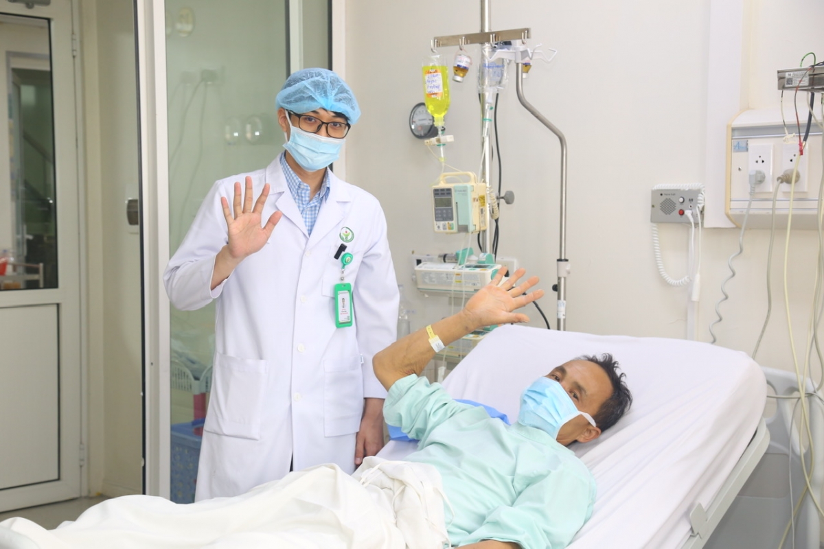 Lá gan của O.S.W đã mang lại cơ hội sống cho người đàn ông 53 tuổi suy gan cấp trên nền viêm gan B, xơ gan nặng