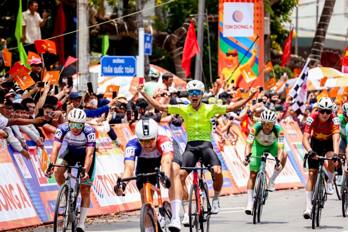 Thành Được  là tay đua Việt Nam duy nhất có được niềm vui 2 lần thắng chặng (ảnh: BTC)