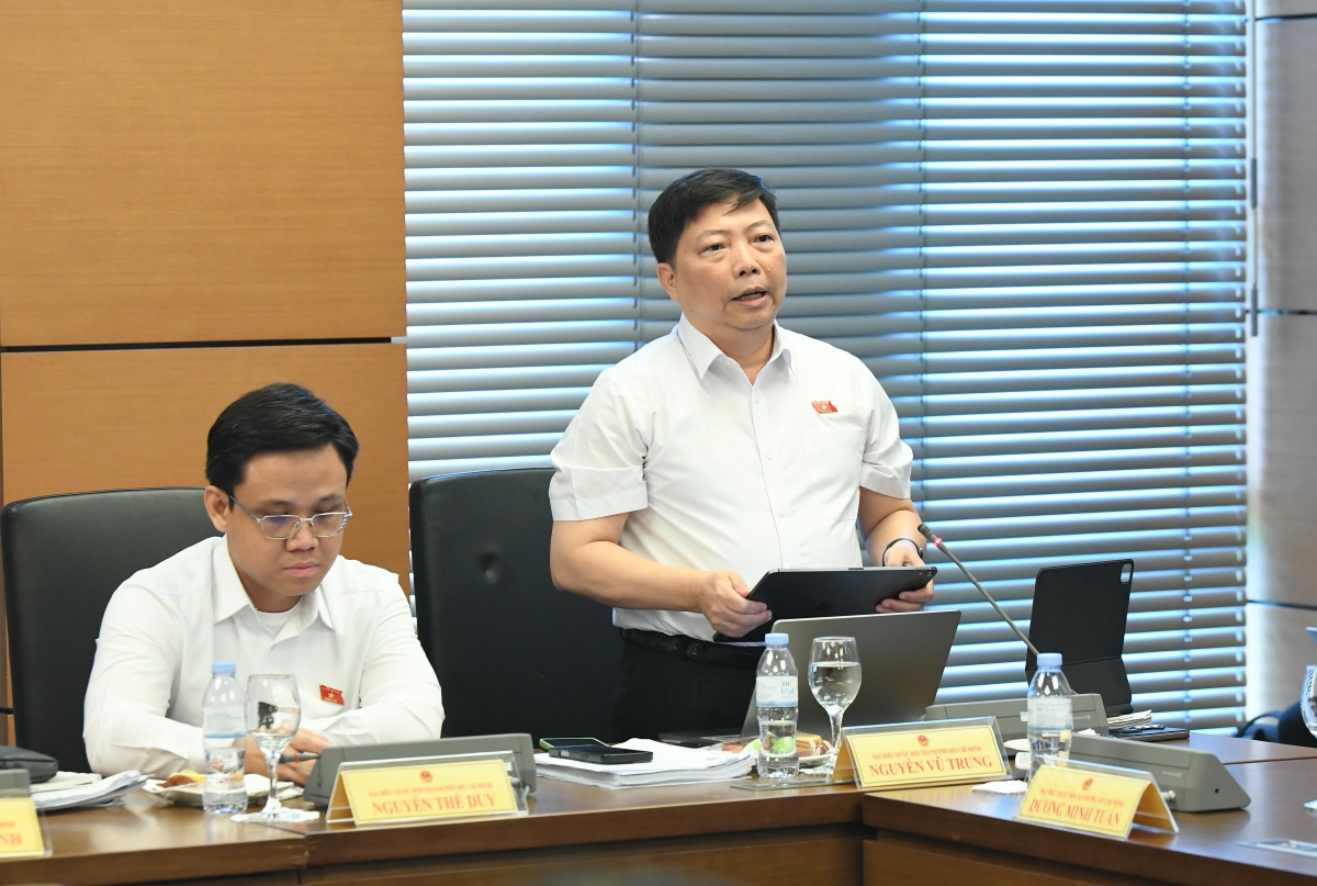 Đại biểu Nguyễn Vũ Trung phát biểu