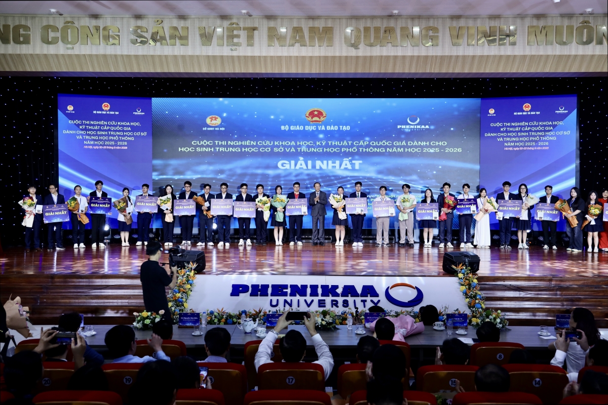 Tại cuộc thi Nghiên cứu khoa học, kỹ thuật cấp quốc gia dành cho học sinh trung học cơ sở và trung học phổ thông năm học 2025-2026, Bộ GD-ĐT đã trao giải cho 145 dự án.
(Ảnh: moet)