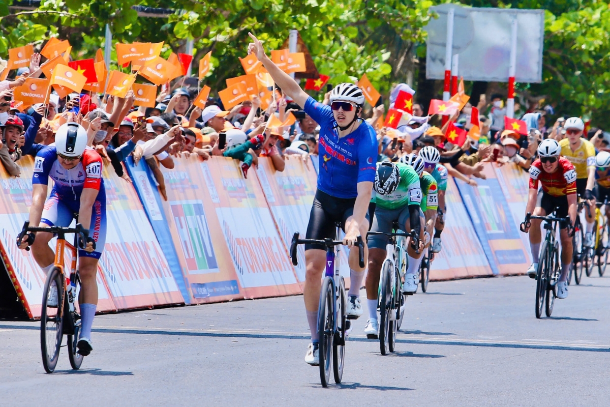 Marchuk Dzianis lần thứ 5 thắng chặng ở cuộc đua năm nay (ảnh: BTC)
