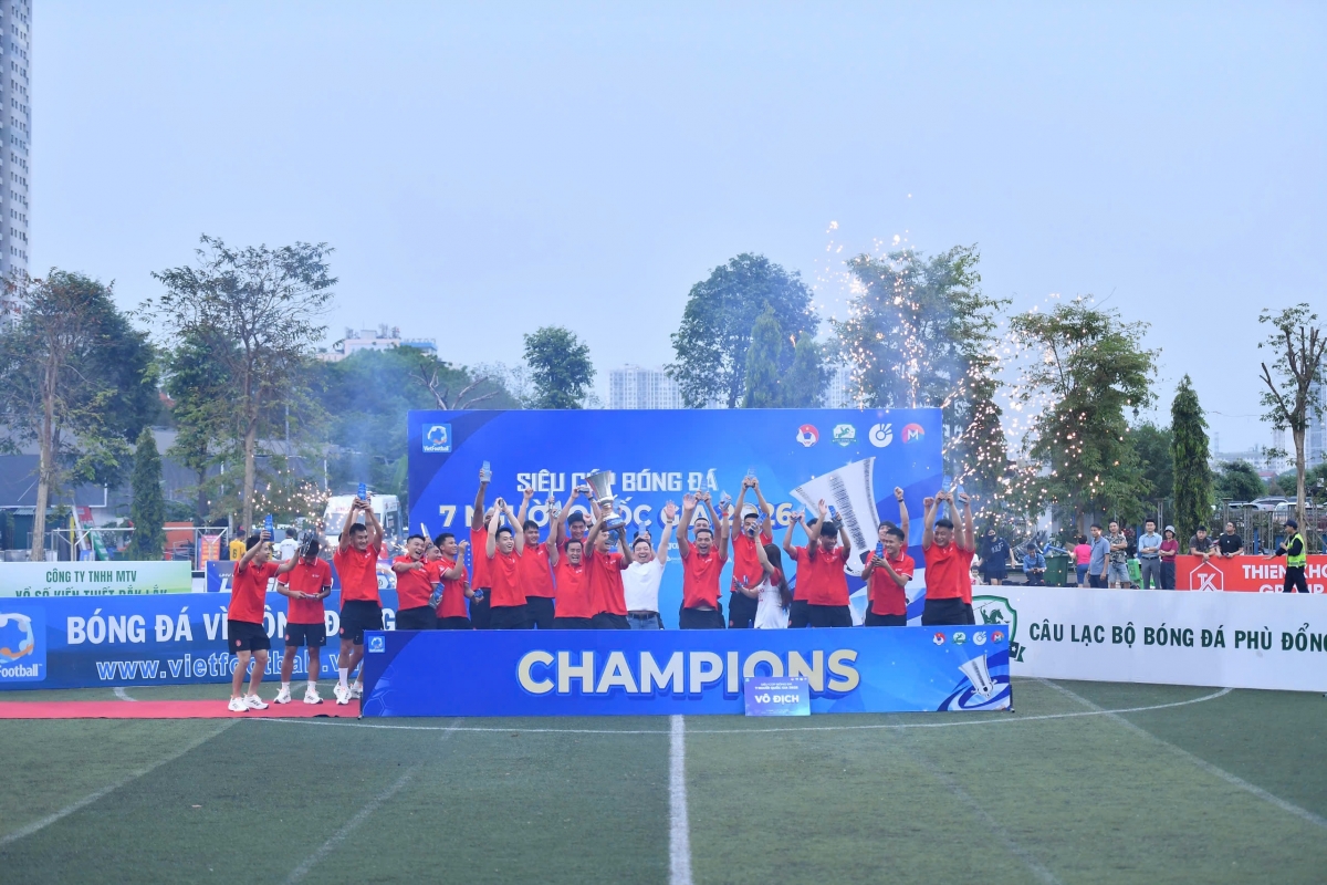 Thiên Khôi FC mang về thêm 1 danh hiệu sau mùa giải 2025 hết sức thành công (ảnh: Vietfootball)