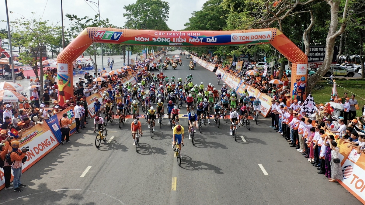 Các cua-rơ tranh tài ở chặng 22 với lộ trình 45km (ảnh: BTC)