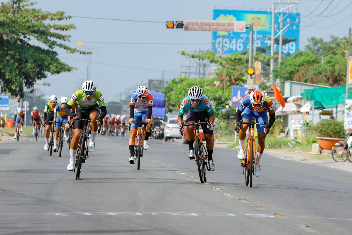 Các tay đua cống hiến những màn rượt đuổi nghẹt thở (Ảnh: BTC)