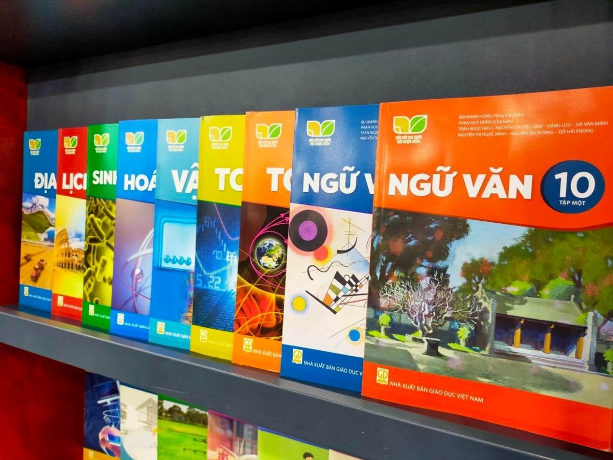 Việc miễn phí SGK được thực hiện trên phạm vi cả nước từ năm học 2029–2030 (Ảnh: NXBGDVN)